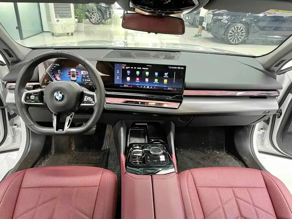 BMW 5 Series — фото 10