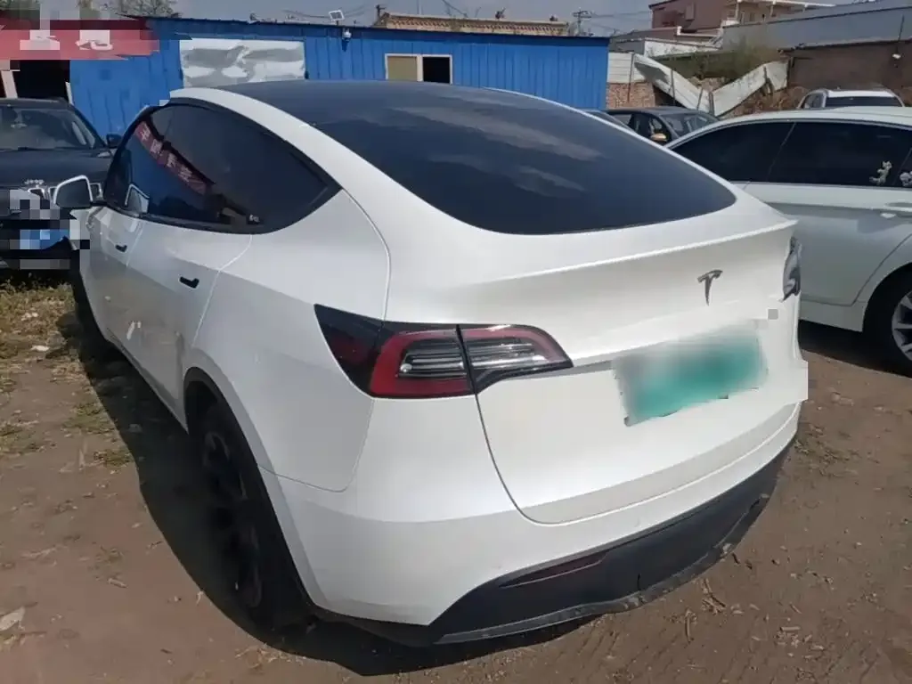 Tesla Model Y — фото 4