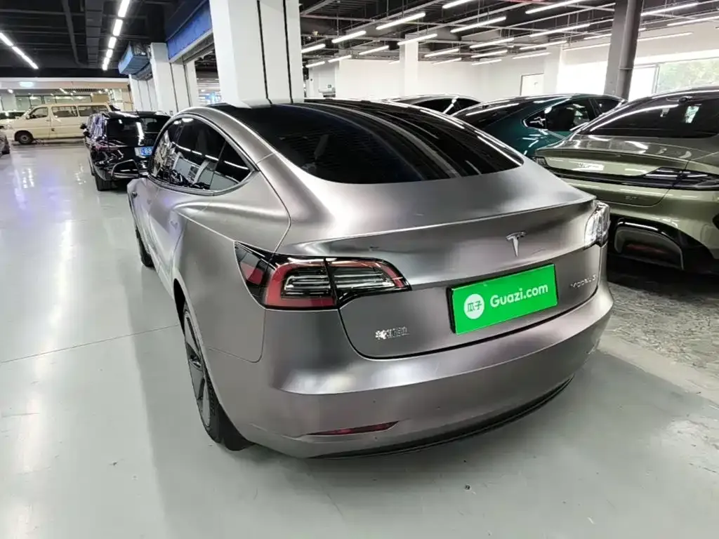 Tesla Model 3 — фото 5