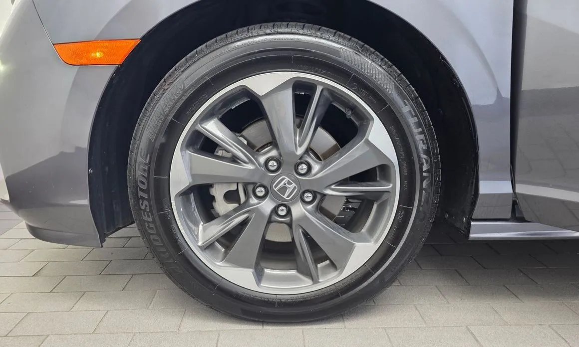 Honda Odyssey — фото 10