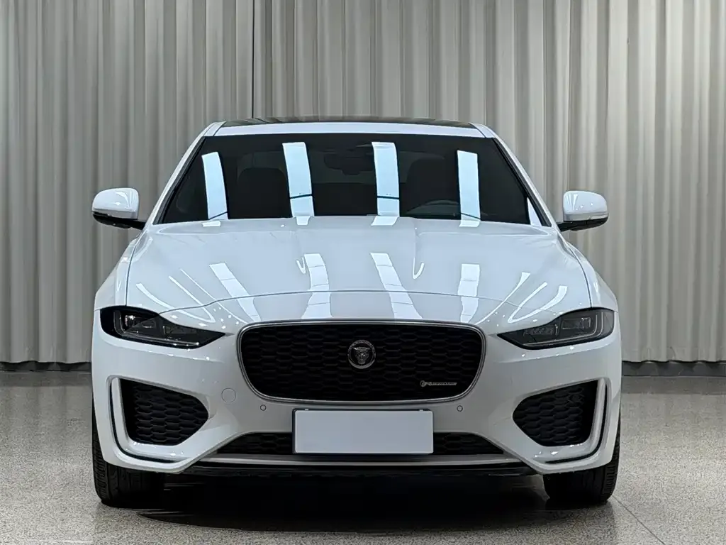 Jaguar XEL — фото 10