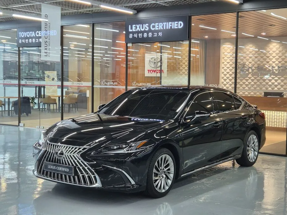 Lexus ES — фото 1