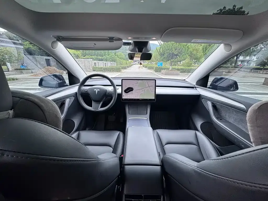 Tesla Model Y — фото 4