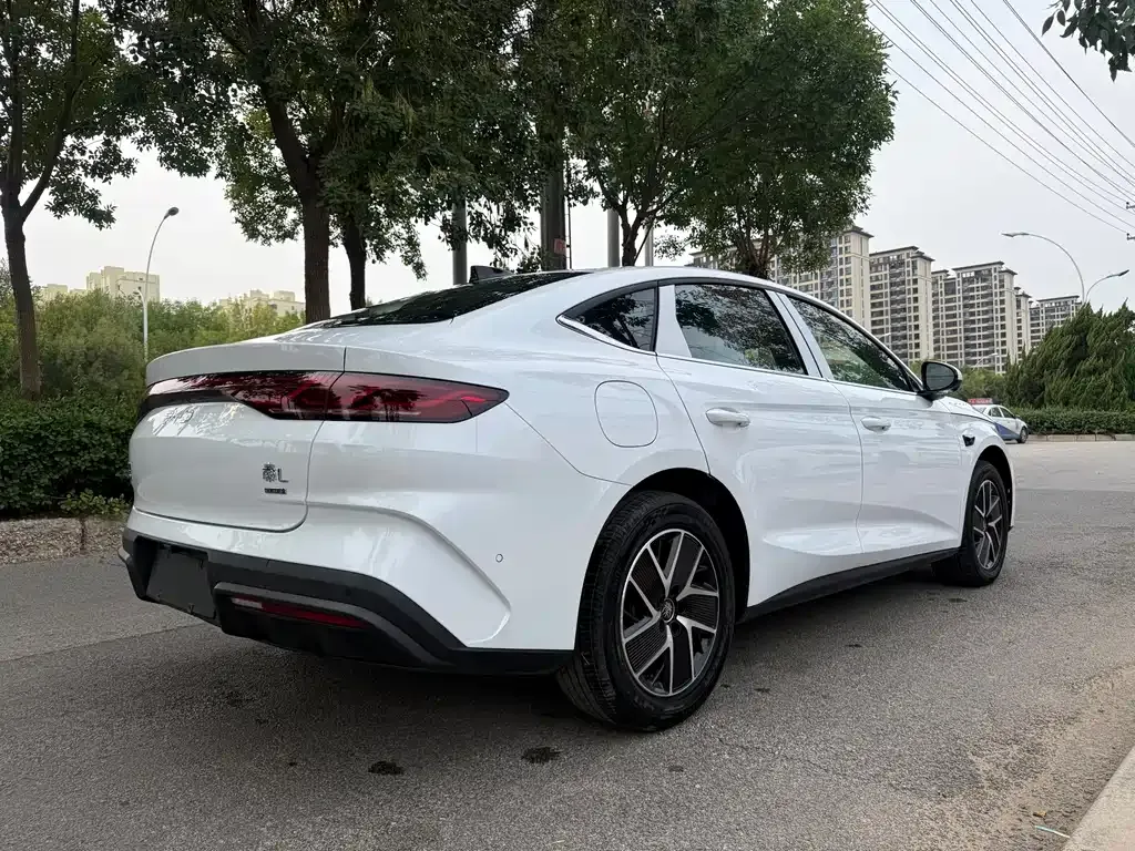 BYD Qin L — фото 5