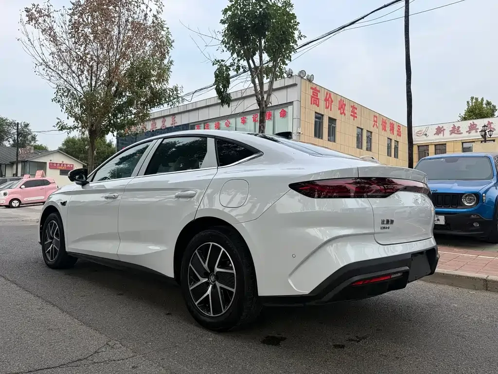 BYD Qin L — фото 8