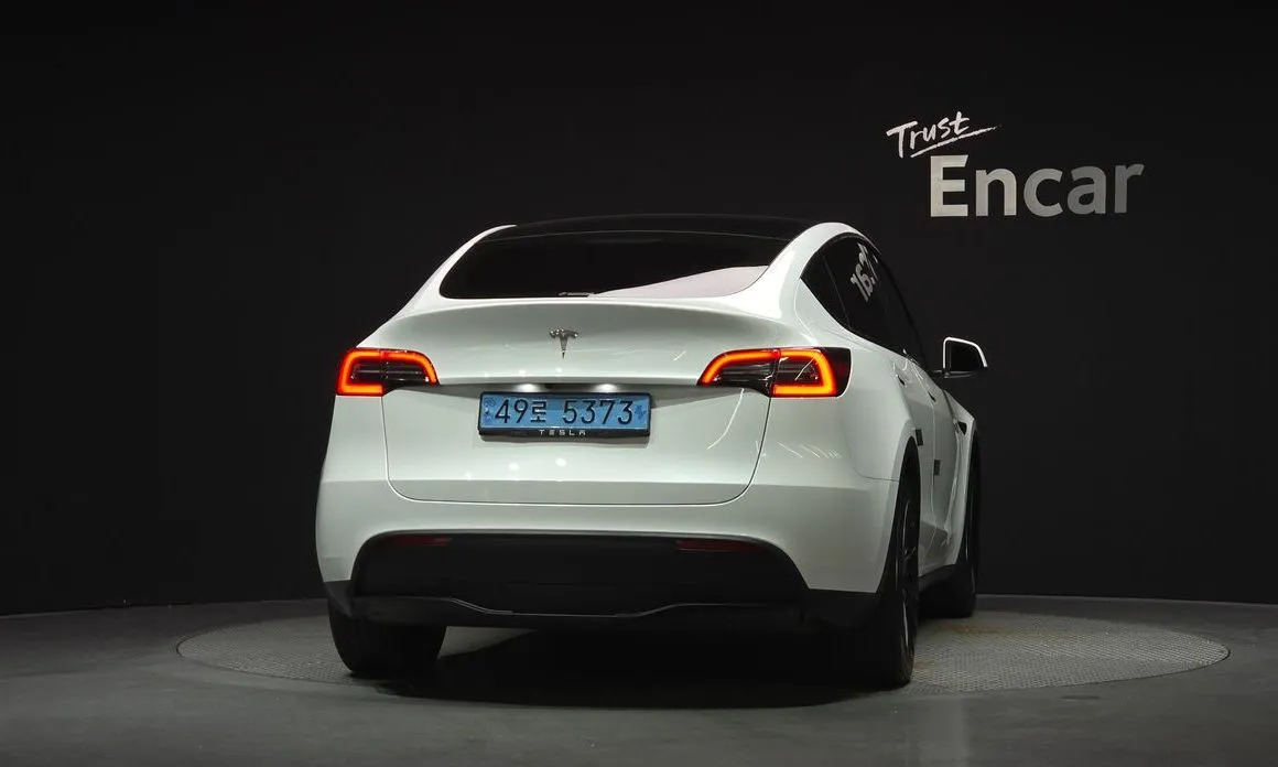 Tesla Model Y — фото 2