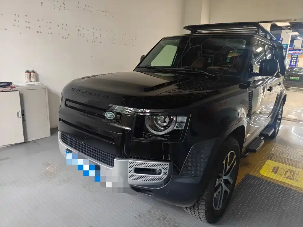 Land Rover Defender — фото 1