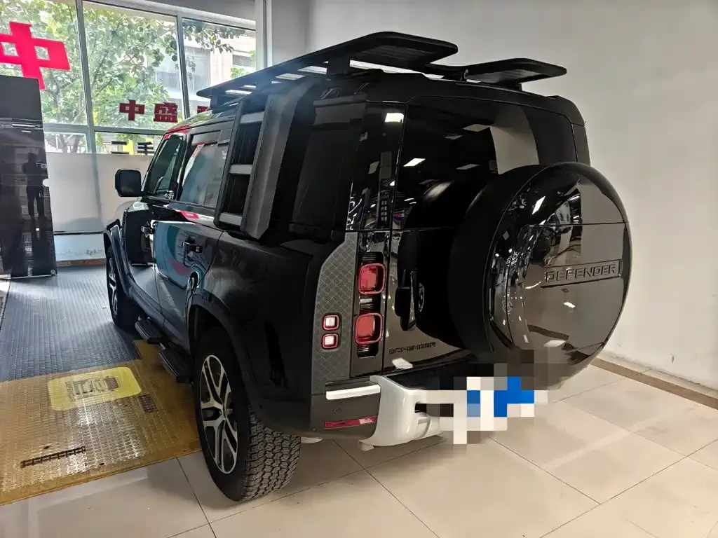 Land Rover Defender — фото 10