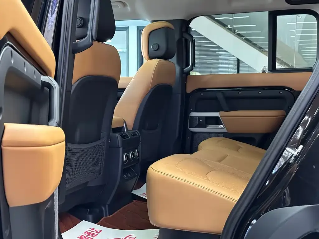 Land Rover Defender — фото 8