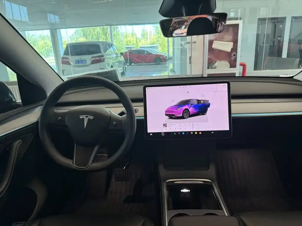 Tesla Model Y — фото 4
