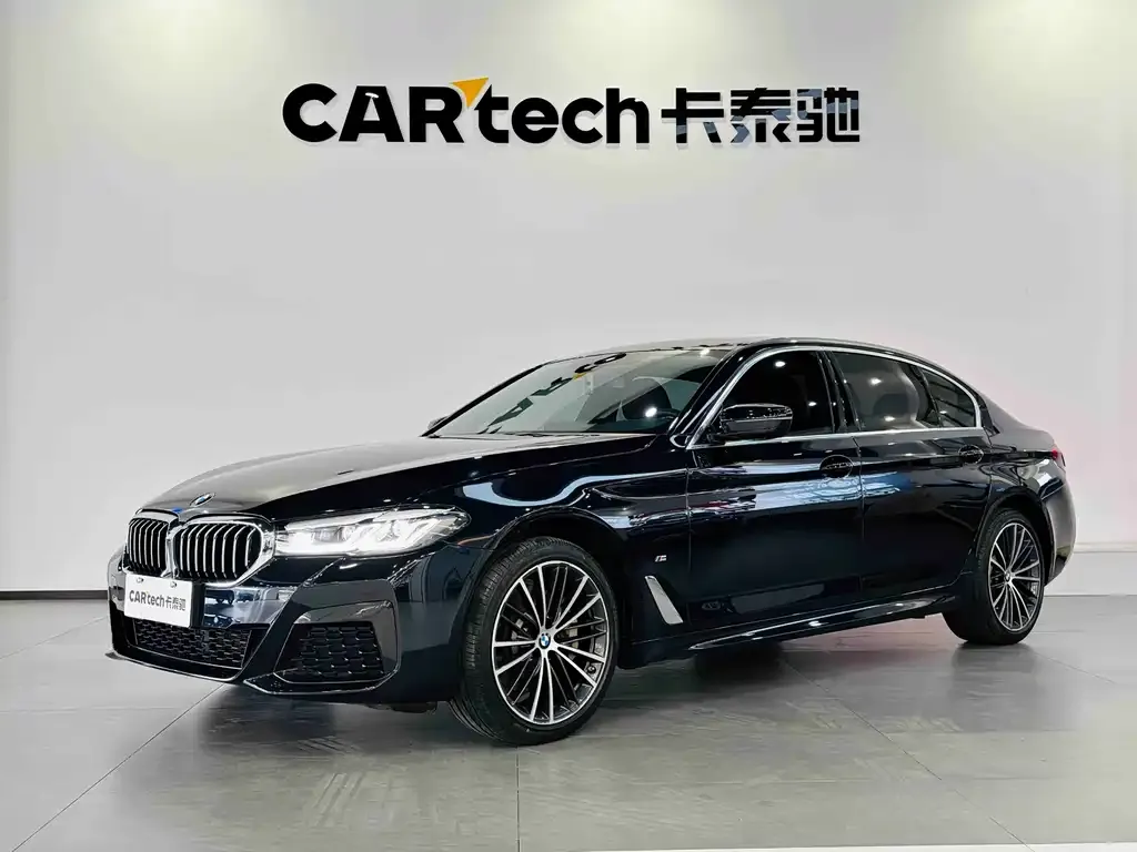 BMW 5 Series — фото 1