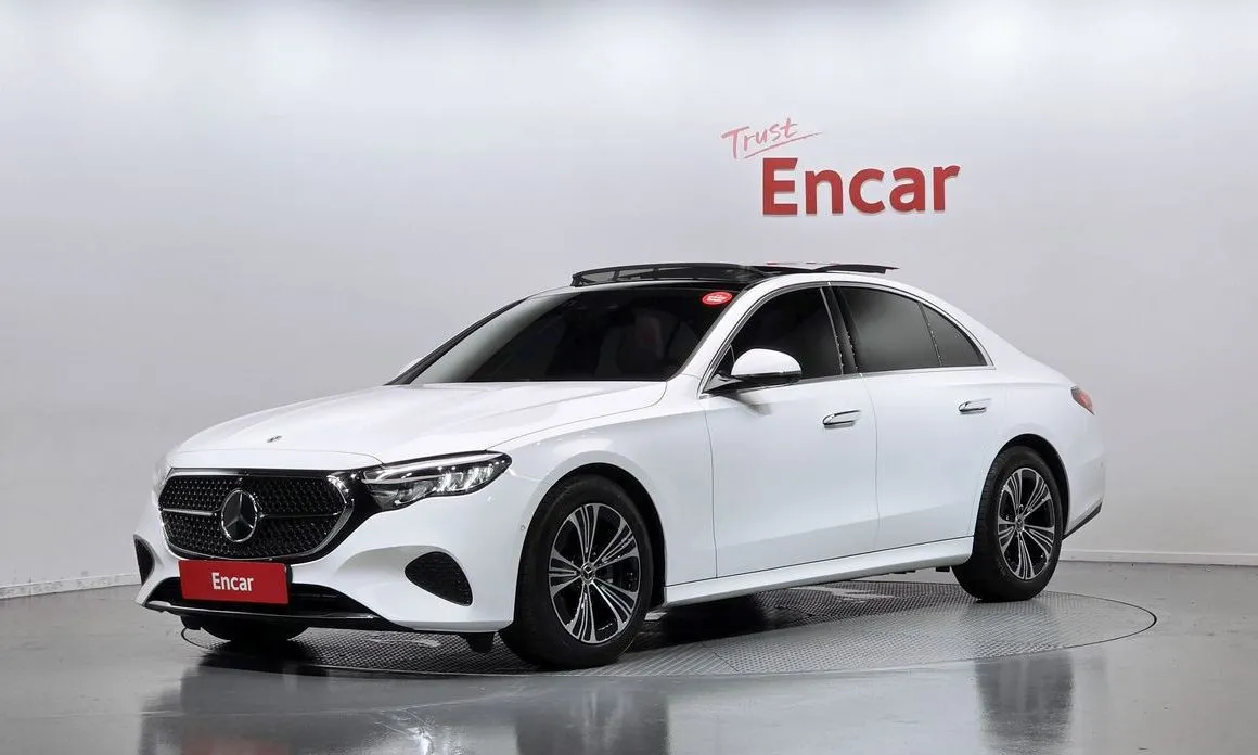Mercedes-Benz E-Class — фото 1