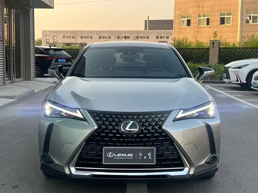 Lexus UX — фото 4