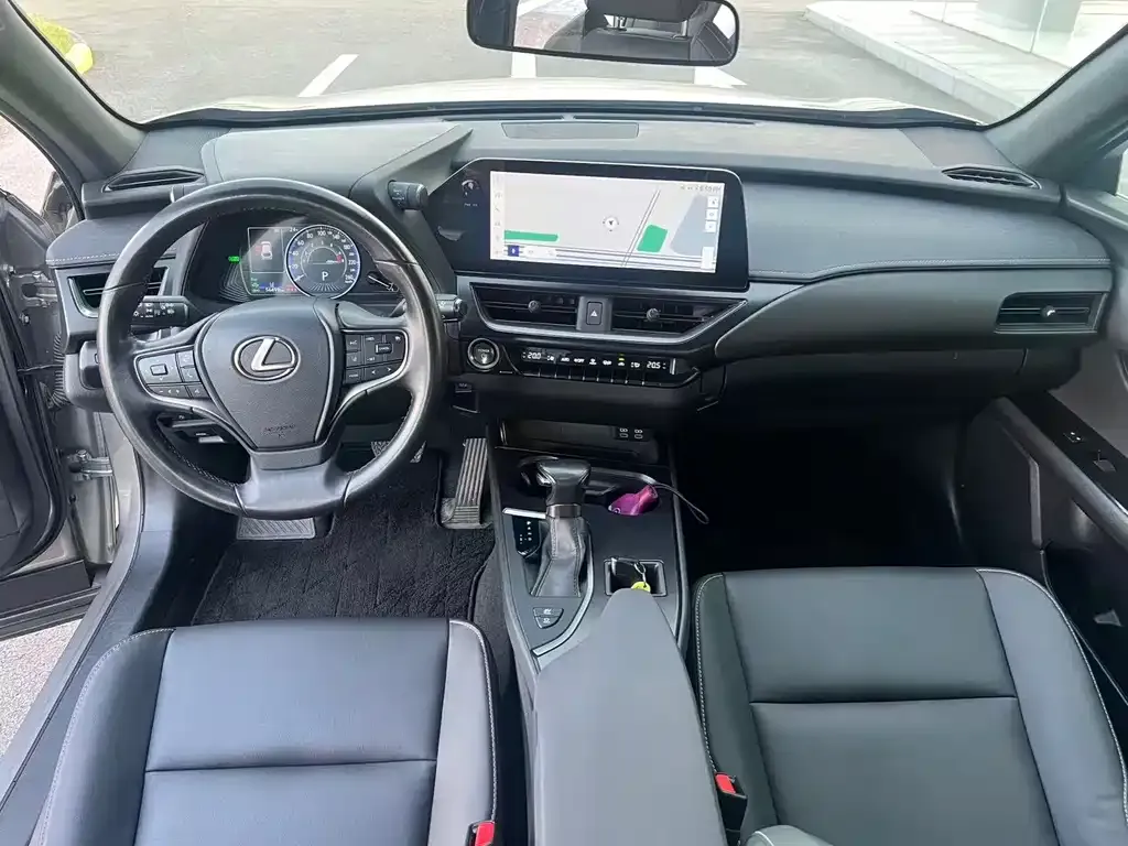Lexus UX — фото 5