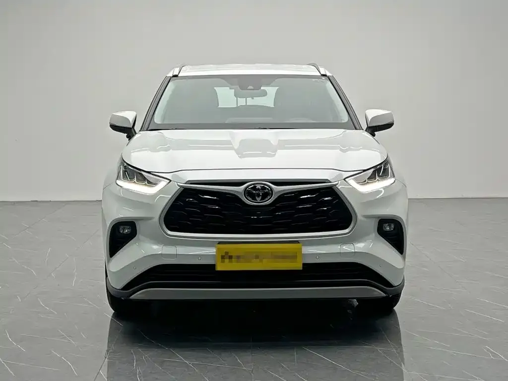 Toyota Highlander — фото 10