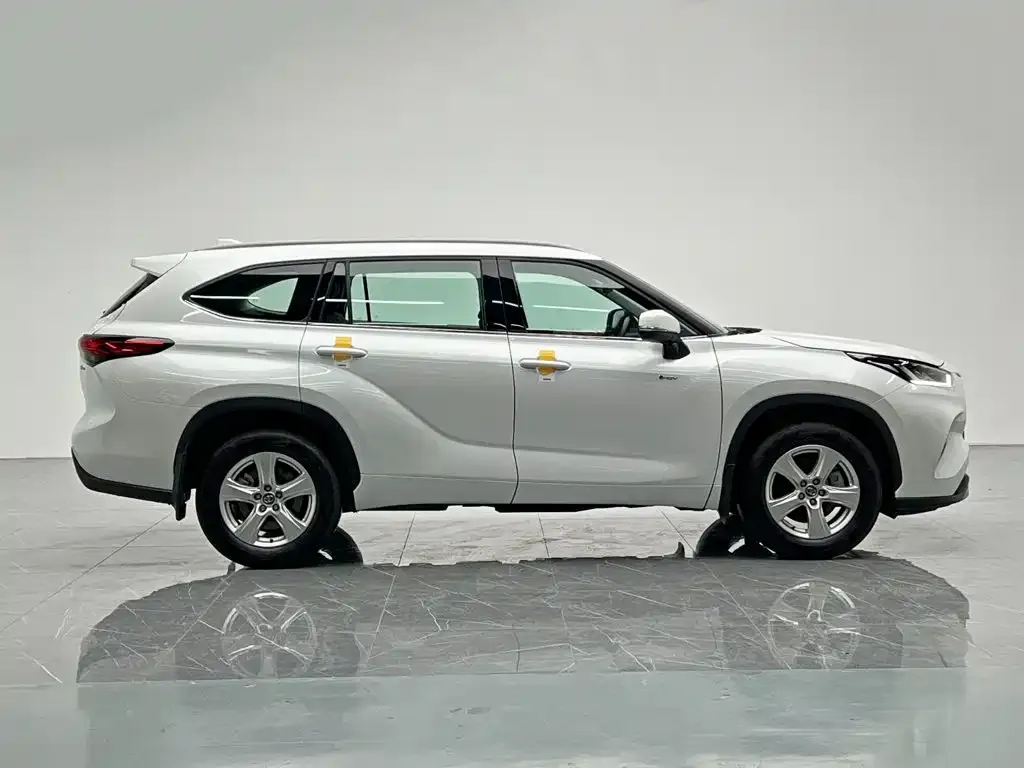 Toyota Highlander — фото 8