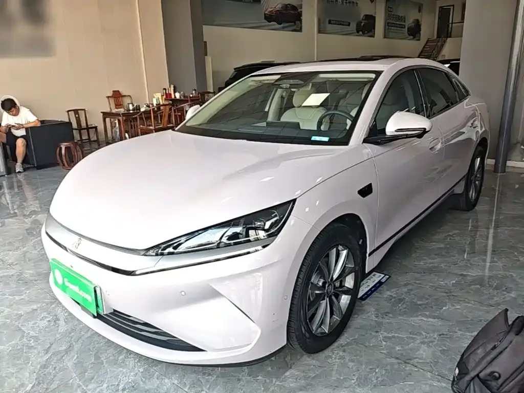 BYD Qin L — фото 1