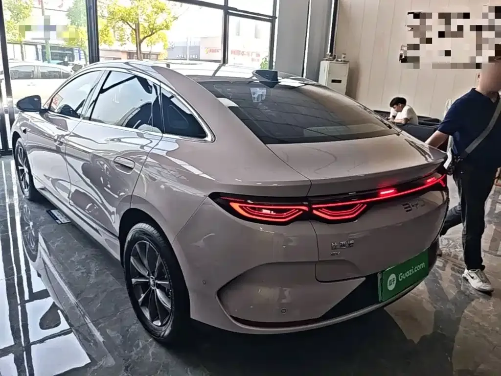 BYD Qin L — фото 4