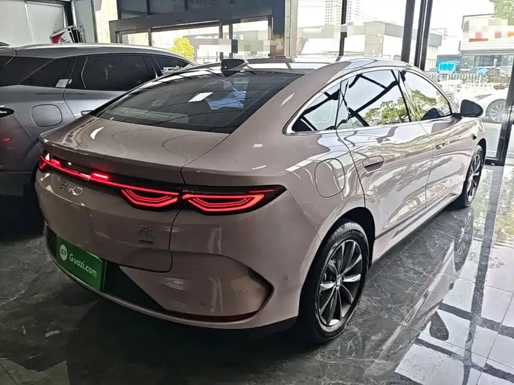 BYD Qin L — фото 5