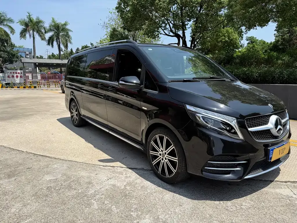 Mercedes-Benz V-Class — фото 10