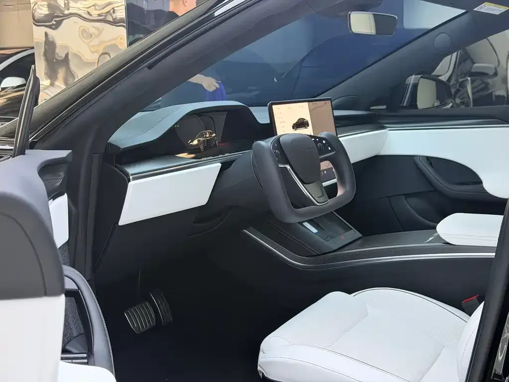 Tesla Model S — фото 8