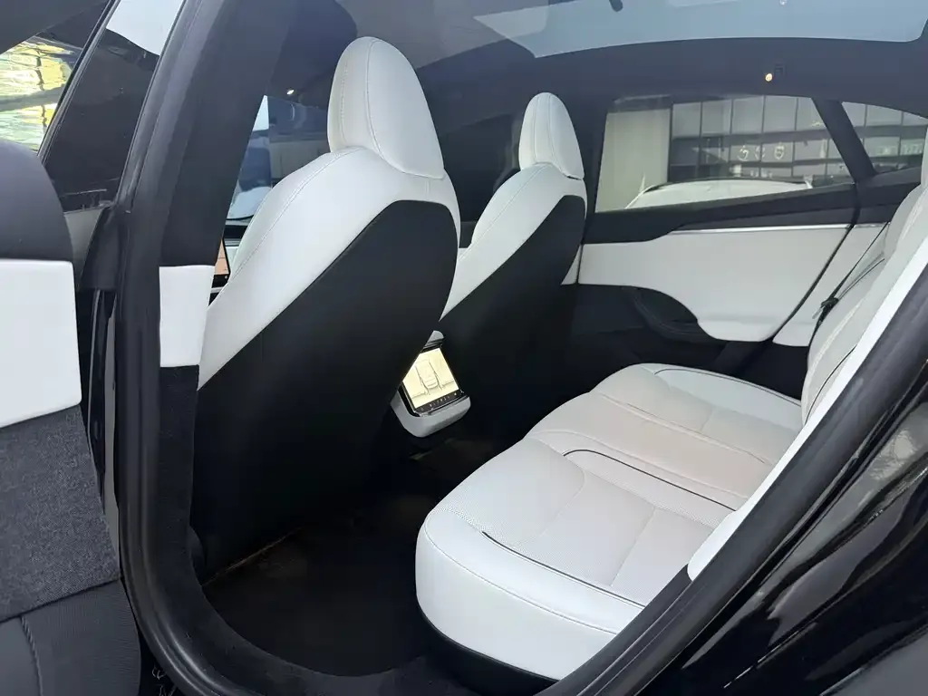 Tesla Model S — фото 4