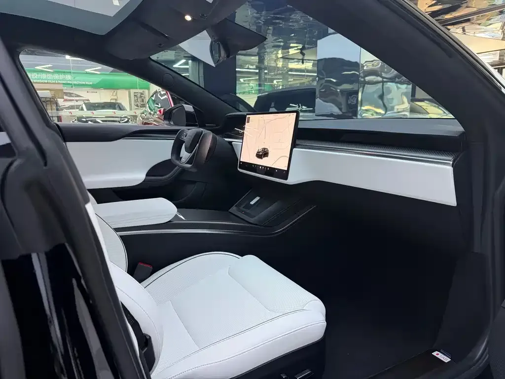 Tesla Model S — фото 5