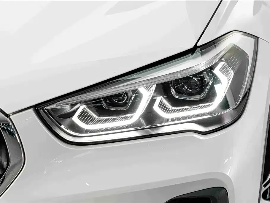 BMW X1 — фото 9