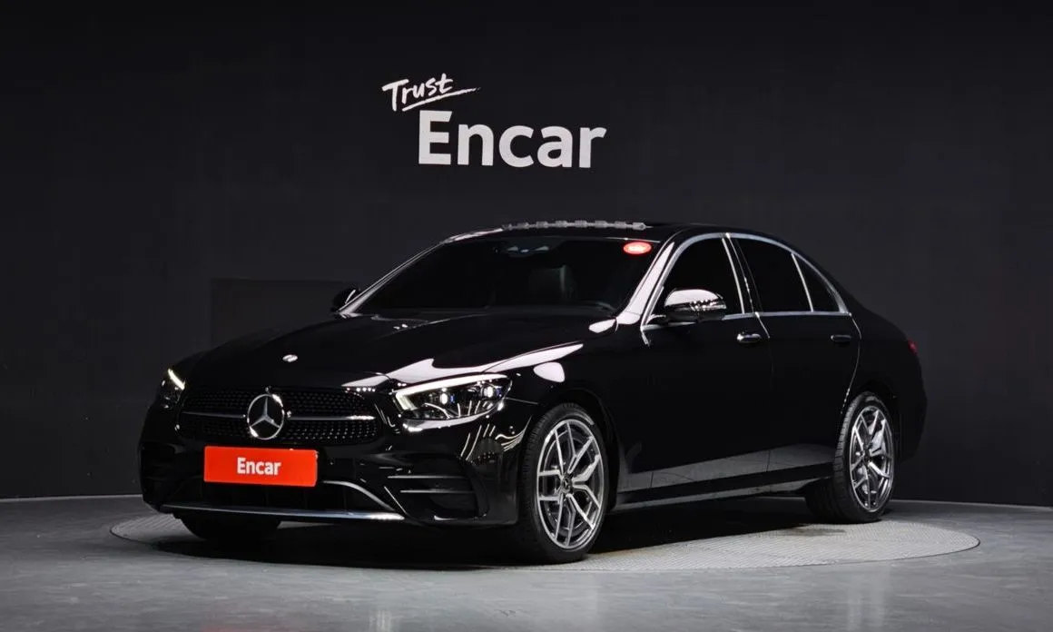 Mercedes-Benz E-Class — фото 1