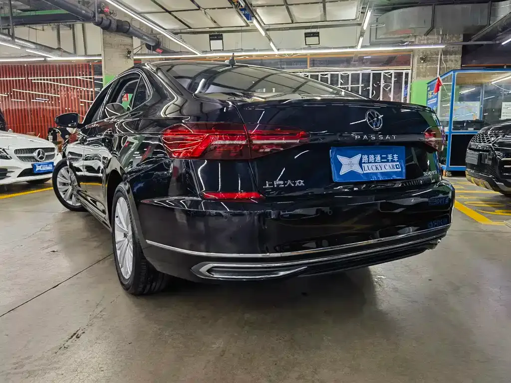 Volkswagen Passat — фото 3
