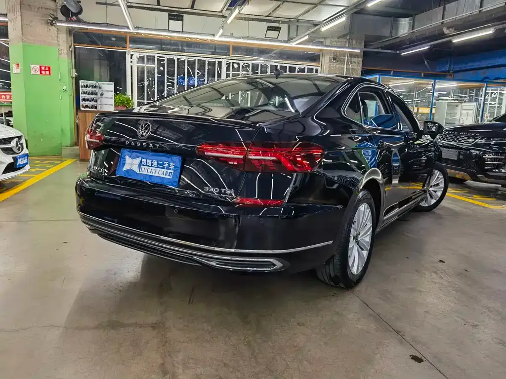 Volkswagen Passat — фото 6