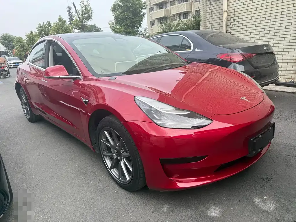 Tesla Model 3 — фото 9