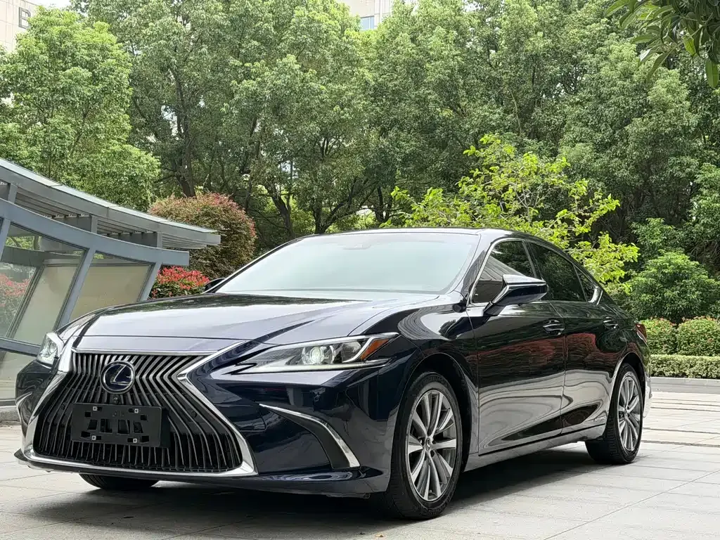 Lexus ES — фото 9