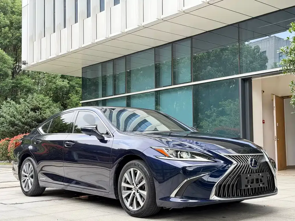Lexus ES — фото 4