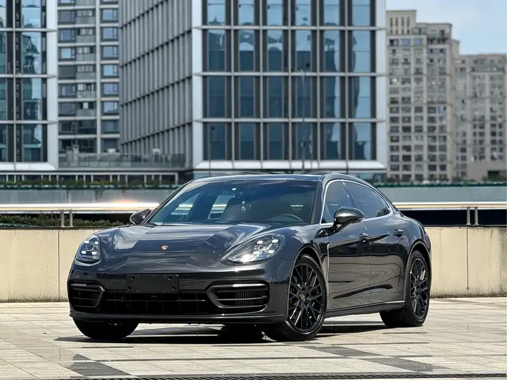 Porsche Panamera — фото 1