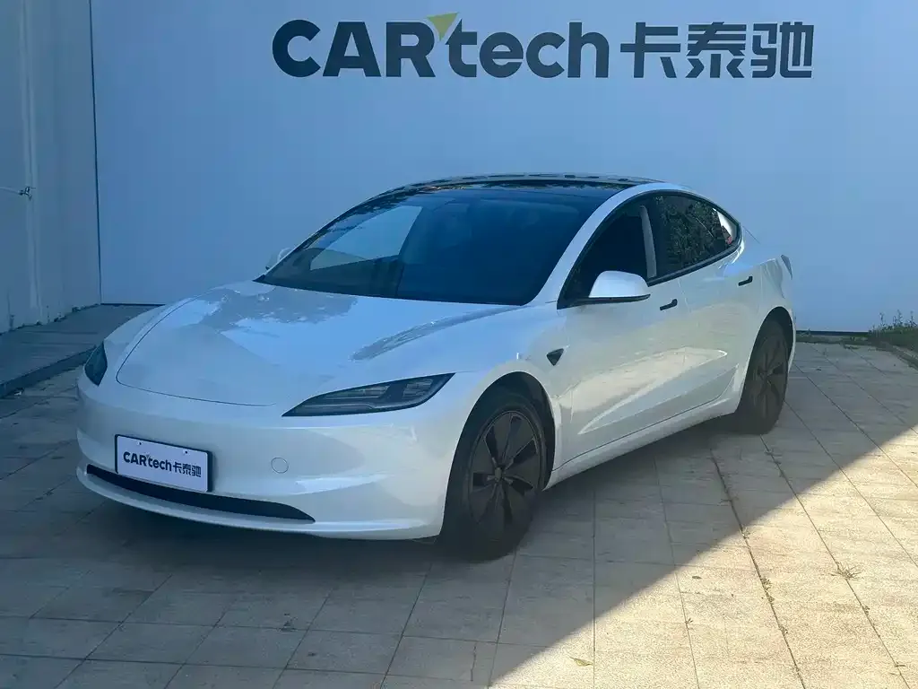 Tesla Model 3 — фото 1
