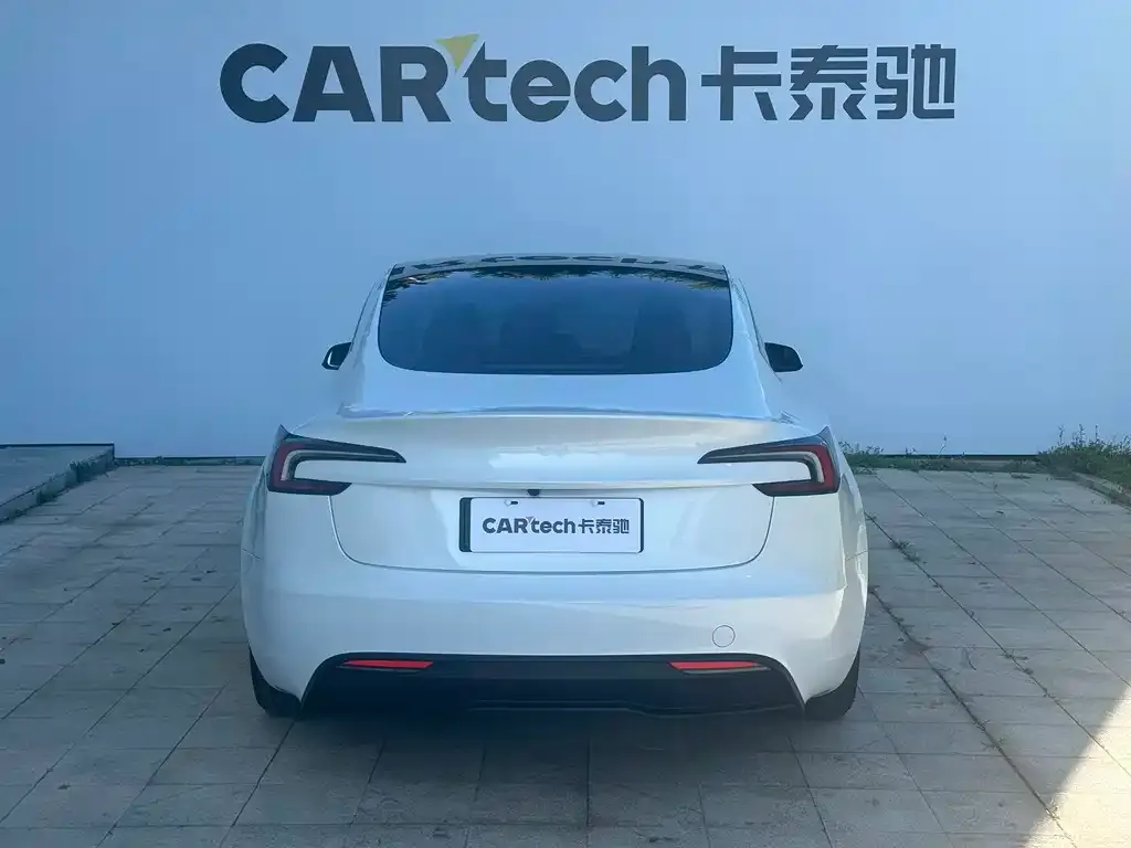 Tesla Model 3 — фото 3