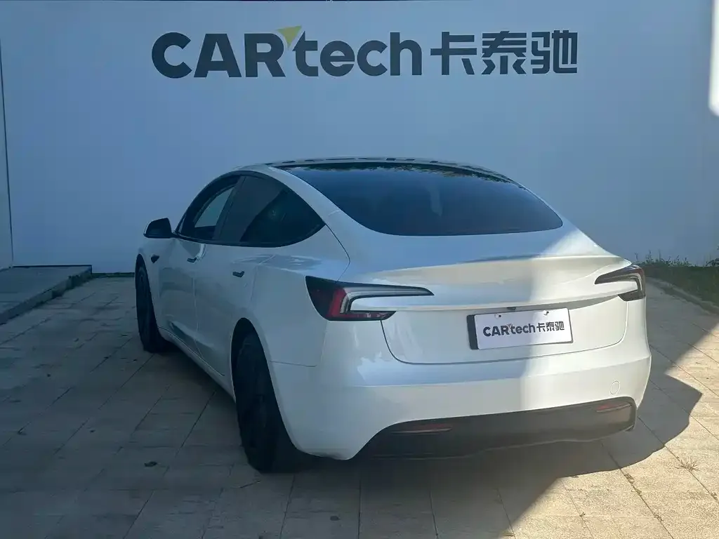 Tesla Model 3 — фото 4