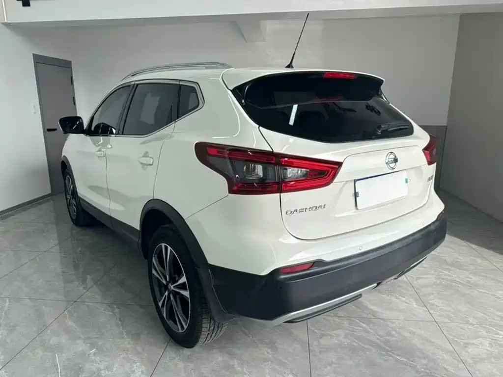 Nissan Qashqai — фото 10