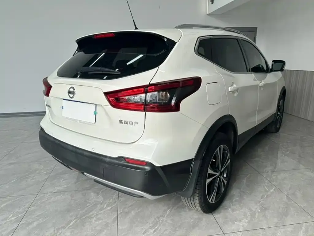 Nissan Qashqai — фото 2