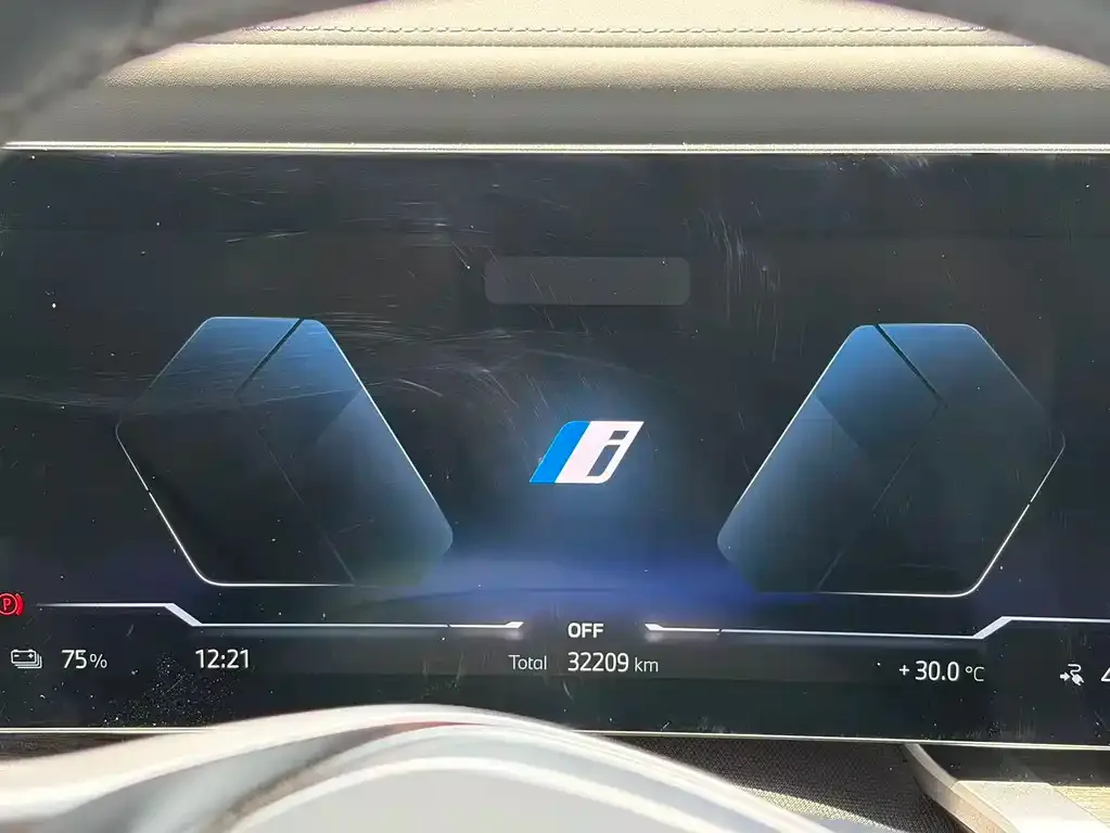 BMW i7 — фото 3