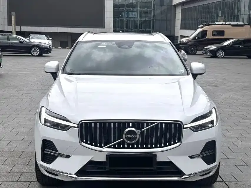 Volvo XC60 — фото 2