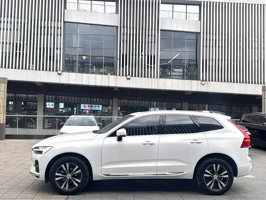 Volvo XC60 — фото 3