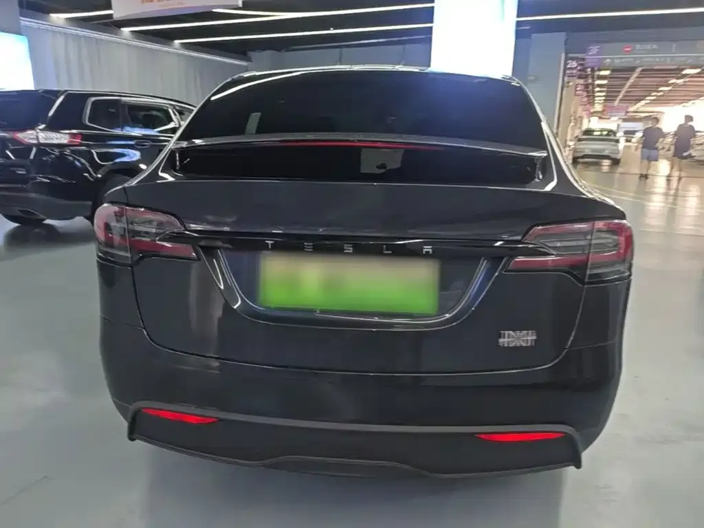 Tesla Model X — фото 3