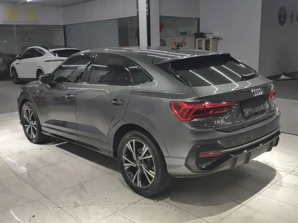 Audi Q3 Sportback — фото 9