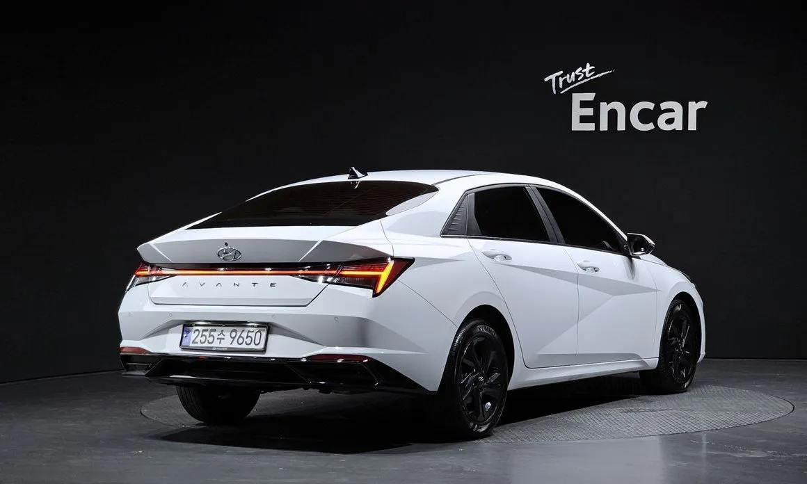 Hyundai AVANTE — фото 3