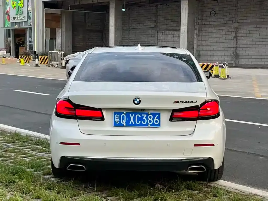 BMW 5 Series — фото 4