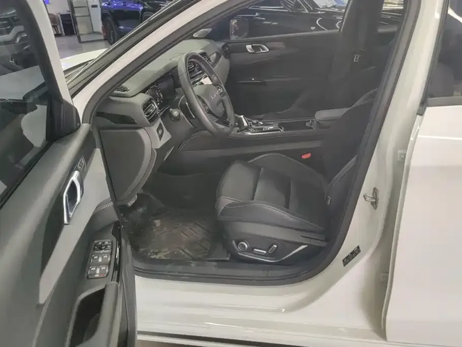 Lynk & Co 02 — фото 9