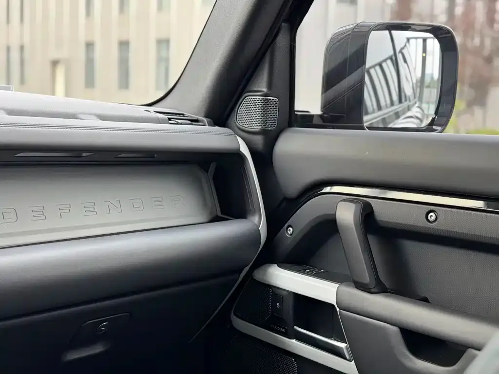 Land Rover Defender — фото 3