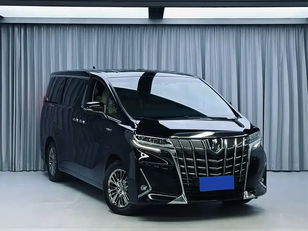 Toyota Alphard — фото 2